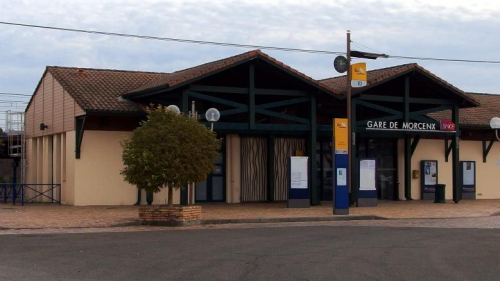 La gare de Morcenx en 2015.jpg