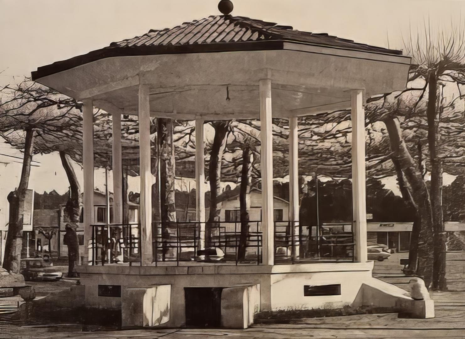 KIOSQUE 1975_recadree.jpg